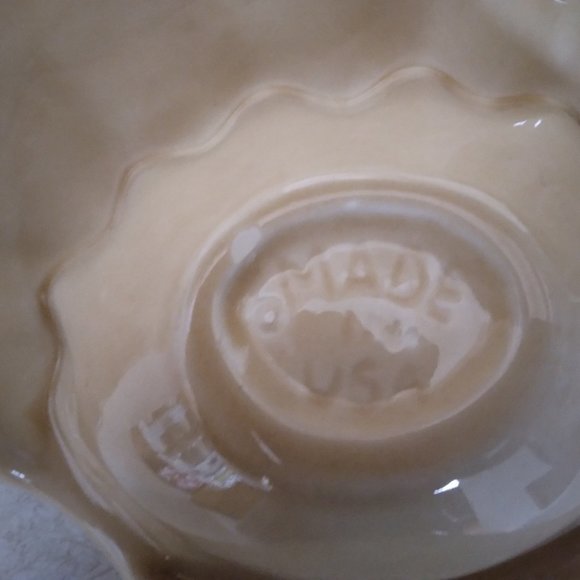 Serving Dish, For Dips and Snacks, Clam Shape - Picture 3 of 3